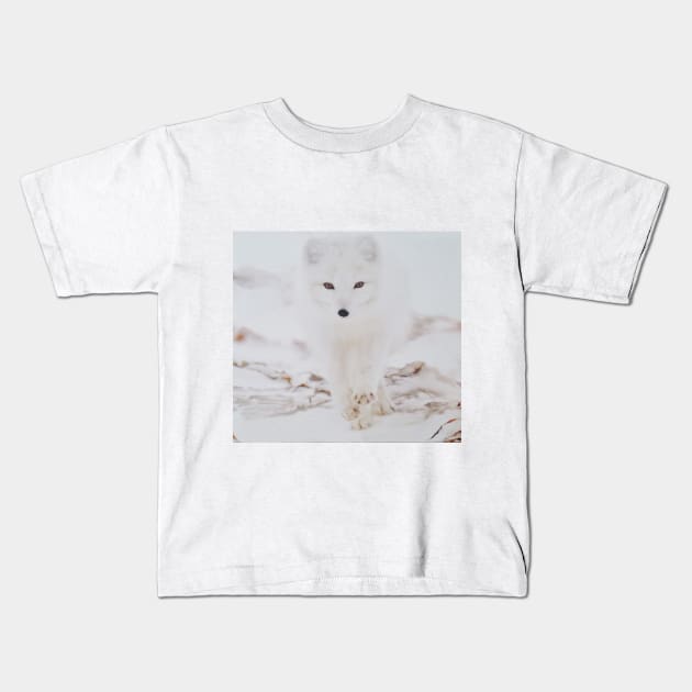 White wolf in the snow Kids T-Shirt by nghoangquang